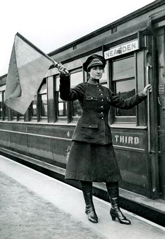 Railwaywoman-large (17)